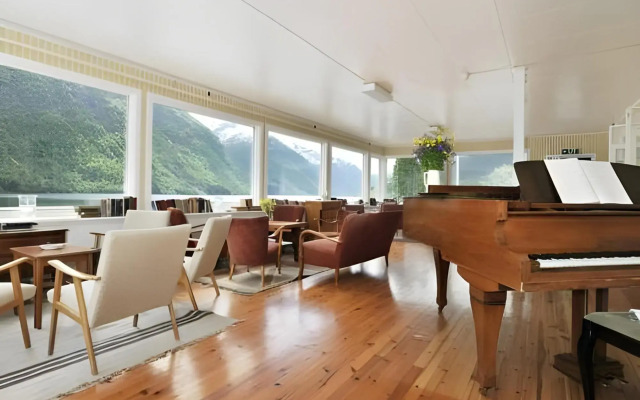 Fjærland Fjordstove Hotell