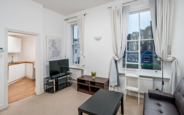 Elegant Flat For 4, Moments From Gloucester Rd
