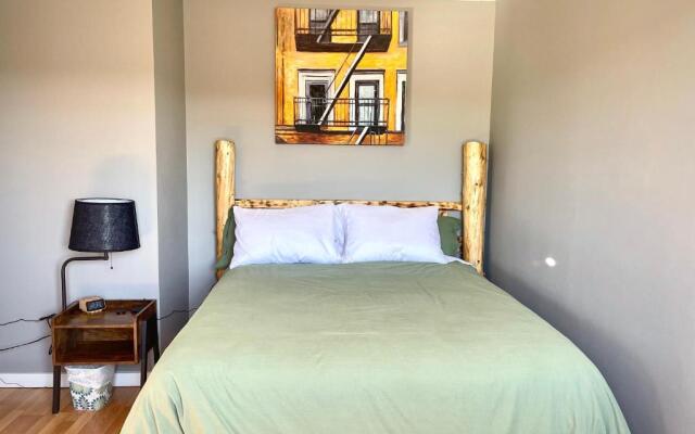 Top Floor Riverfront Condo with Stellar Sunsets!