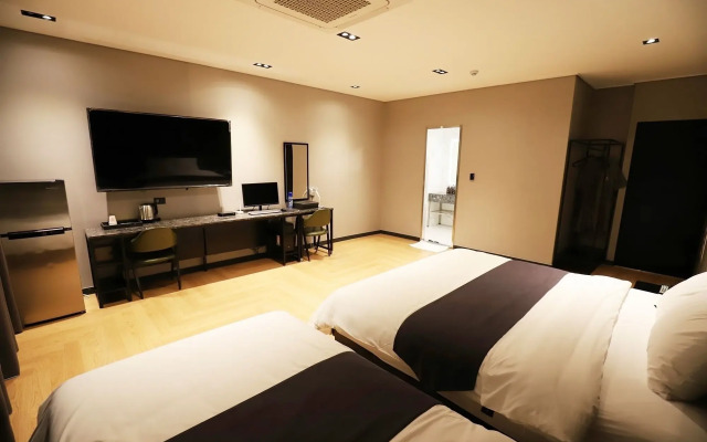 Dongducheon Hotel The Gray
