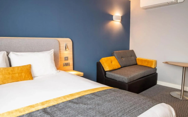 Knowsley Inn & Lounge