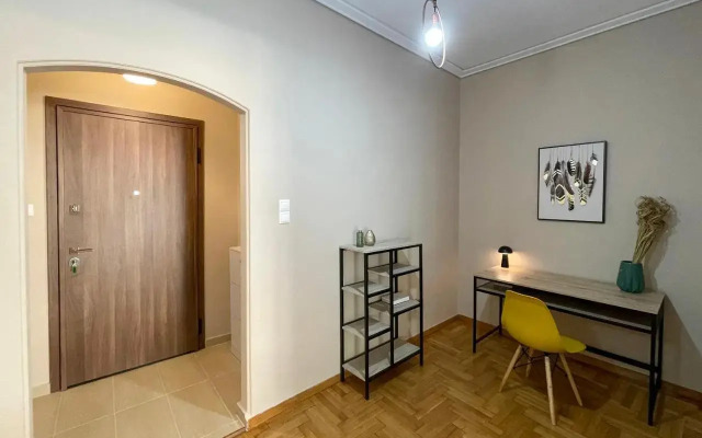 Riankour Central 90sqm apt in Panormou