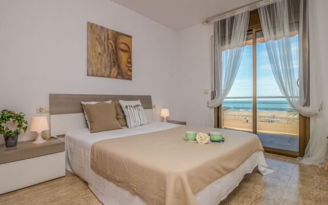 Luxurious Apartment in Empuriabrava With Sea View
