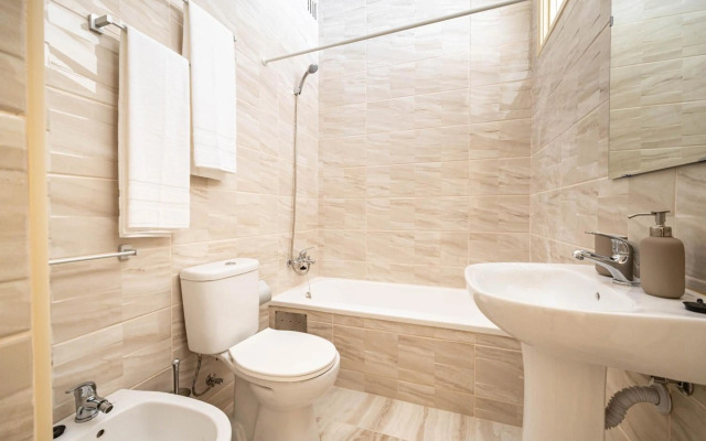 Convenient 3-Bedroom Apartment next to Bom Sucesso