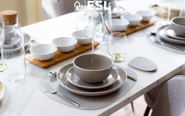 Entire Luxury Apartment Block - Sleeps 18 - Overlooking Shrewsbury Square