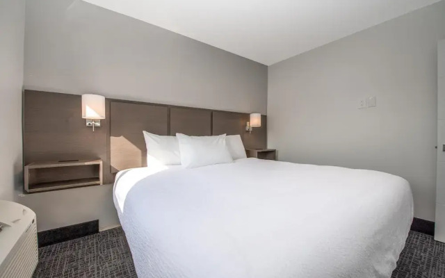 Coast Penticton Hotel