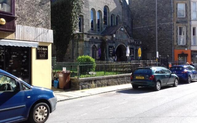 Ground Floor Barmouth Centre Apartment With Garden