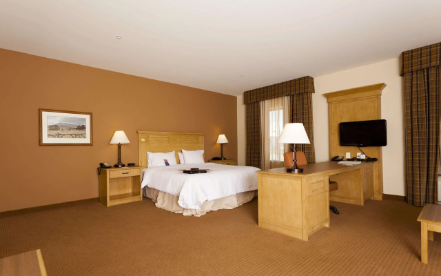 Hampton Inn & Suites Riverton