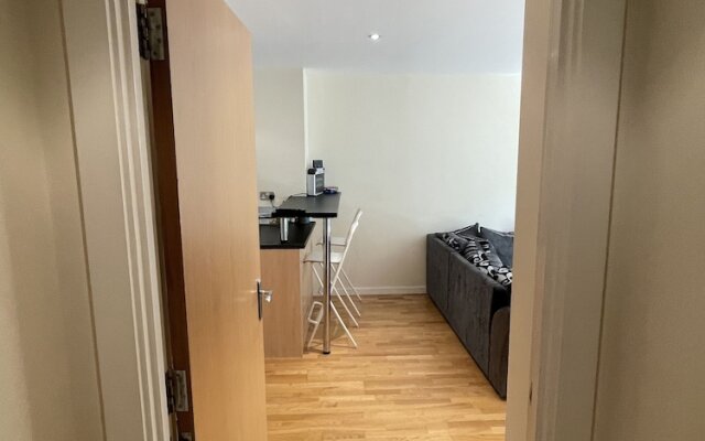 Remarkable 2-bed Apartment in Leeds