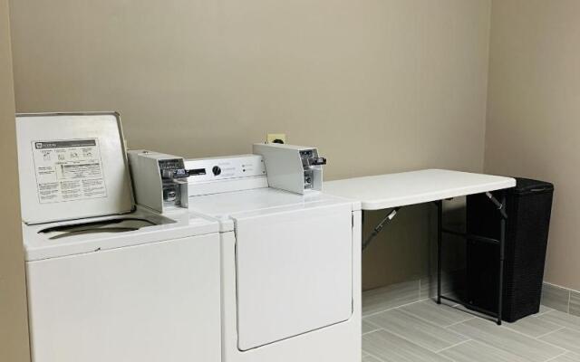 BridgePointe Inn & Suites by BPhotels, Lincoln I-80/27th St