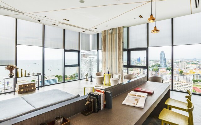 The Base Central Pattaya by Favstay