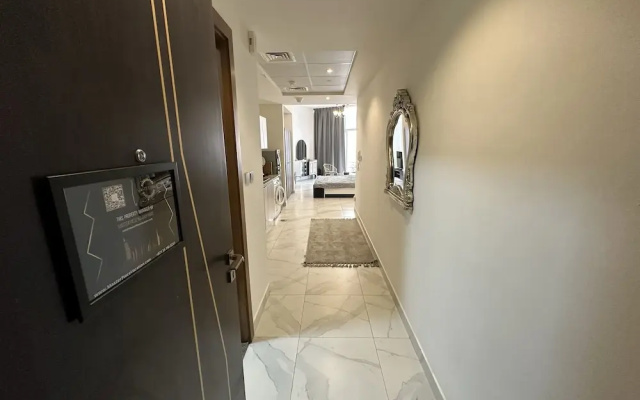 Master Piece - Elegant Studio With Canal View in Business Bay