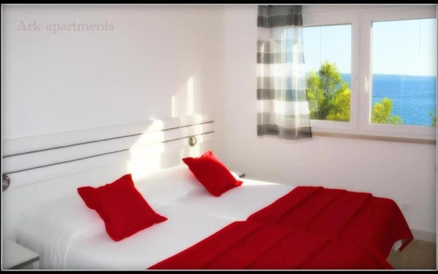 Beautiful Apartment for 3 Adults Next to the Beach