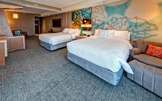 Courtyard Westbury Long Island