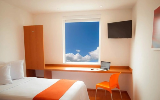One Monclova Hotel