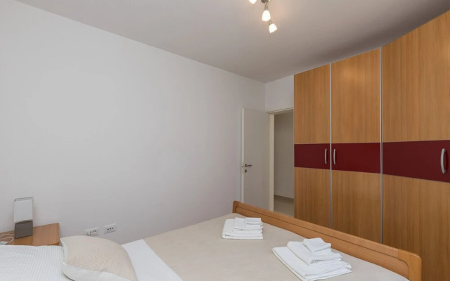 Apartment Mart