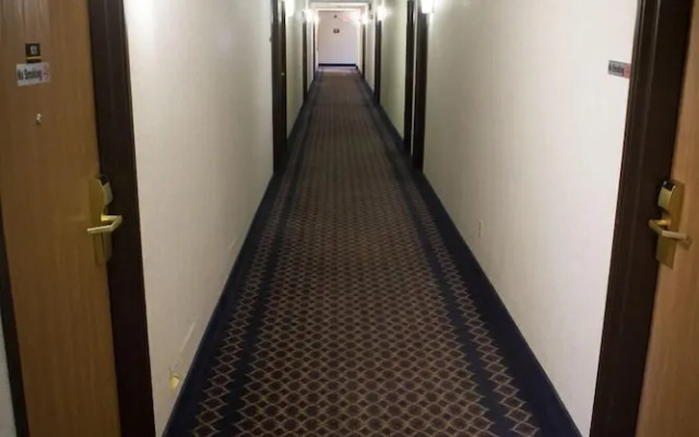 Regency Inn and Suites, Anoka