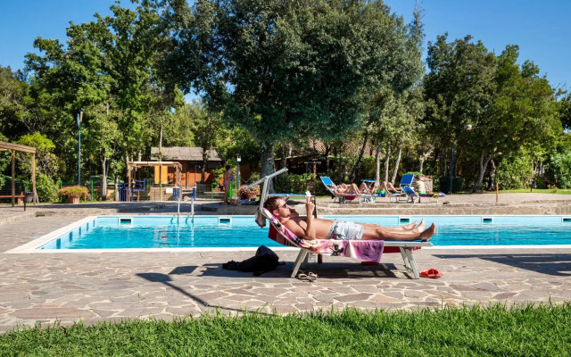 Hu Montescudaio Village