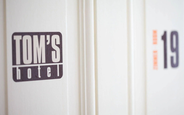 Tom's Hotel