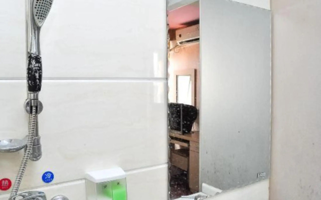 Jiutian Hotel (Baixin Plaza, Baiyun Railway Station, Guangzhou)