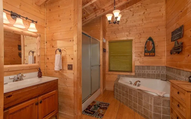 Luxurious Nine Bears Home Minutes Away to Gatlinburg by Redawning
