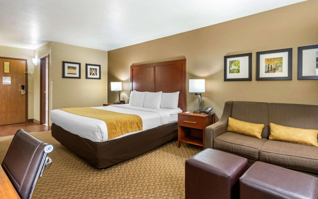 Comfort Inn & Suites Springfield I-44
