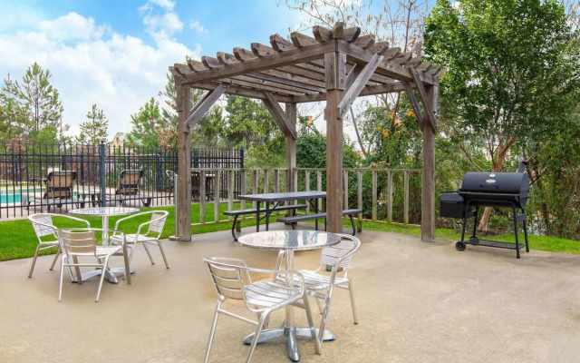 Spark by Hilton Longview