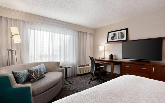 Courtyard by Marriott Tulsa Central
