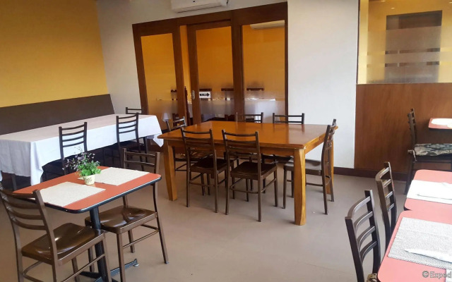 ZEN Rooms West Makati Hotel