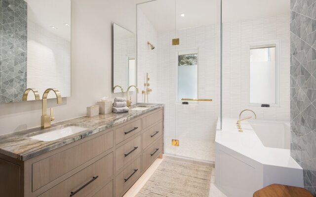 Vail Trails East #10a 3 Bedroom Condo by RedAwning