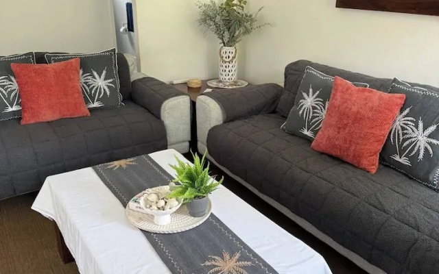 2 Bedroom Condo "w" Pool Entrance off Your Balcony