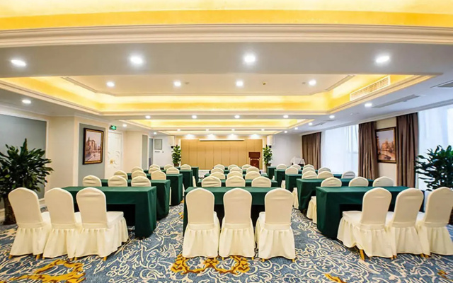 Vienna International Hotel (Chengdu West Railway Station Qingyang Wanda)