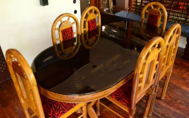 Sreekrishna Houseboat