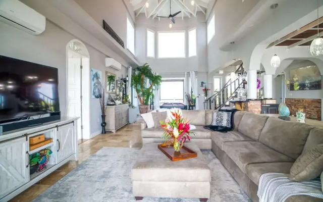 Luxury Oceanfront Villa w 2 Pools Beach Pier