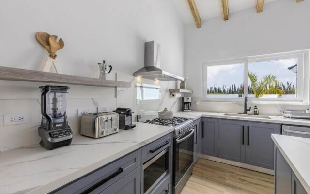 New 3BR 2BA With Huge Pool and Outdoor Area BBQ