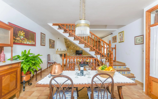 ES PUJOLS - Chalet with terrace in Campanet. Free WiFi