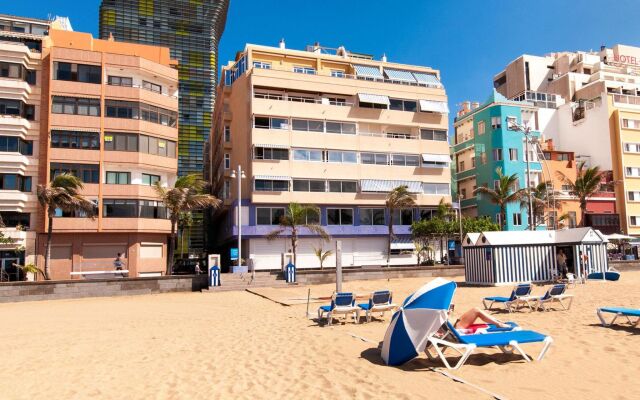 Las Canteras Seafront Apartment