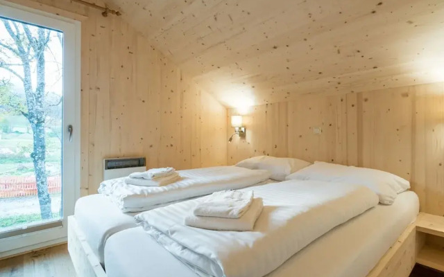 Attractive Chalet With Whirlpool