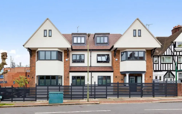 Luxury Flat in North West London