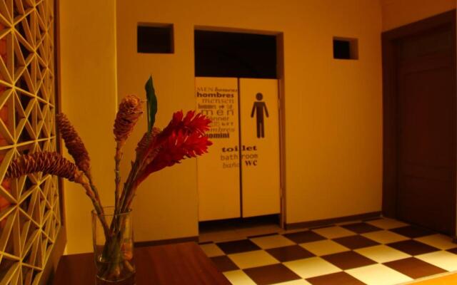 Check Inn B&B - Hostel