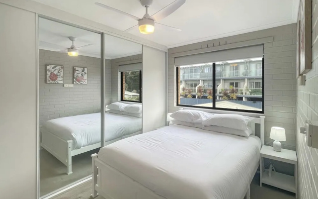 Serene Coastal Retreat With Carport — 2-star hotel in North Batemans Bay