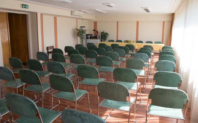 Komfort Hotel Platán