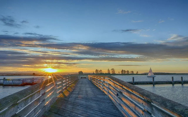 Delta Hotels by Marriott Seattle Everett