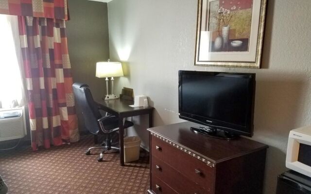 Oyo Townhouse Dodge City Ks