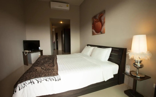 The Green Plaza Hotel