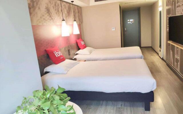 ibis Shenyang north station
