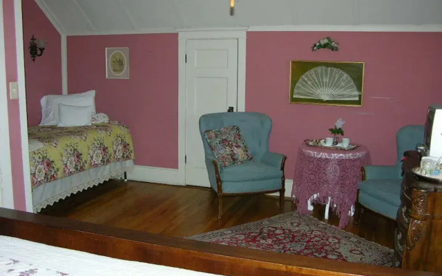 Barretta Gardens Inn