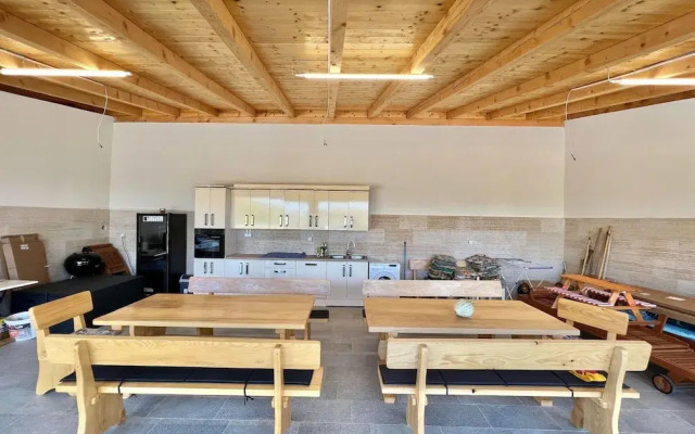 Large Holiday House With Swimming Pool and Terrace