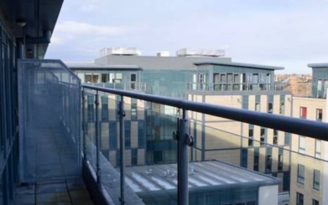 1 Bedroom Penthouse Apartment Near Murrayfield Sleeps 4