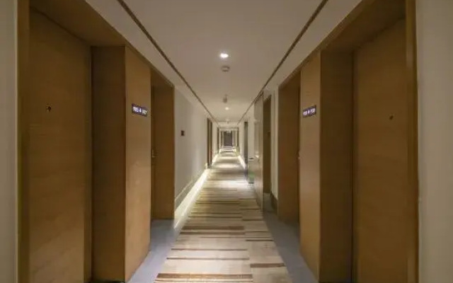 Meiqi Smart Hotel (Luoyang Wangfujing David City Store)